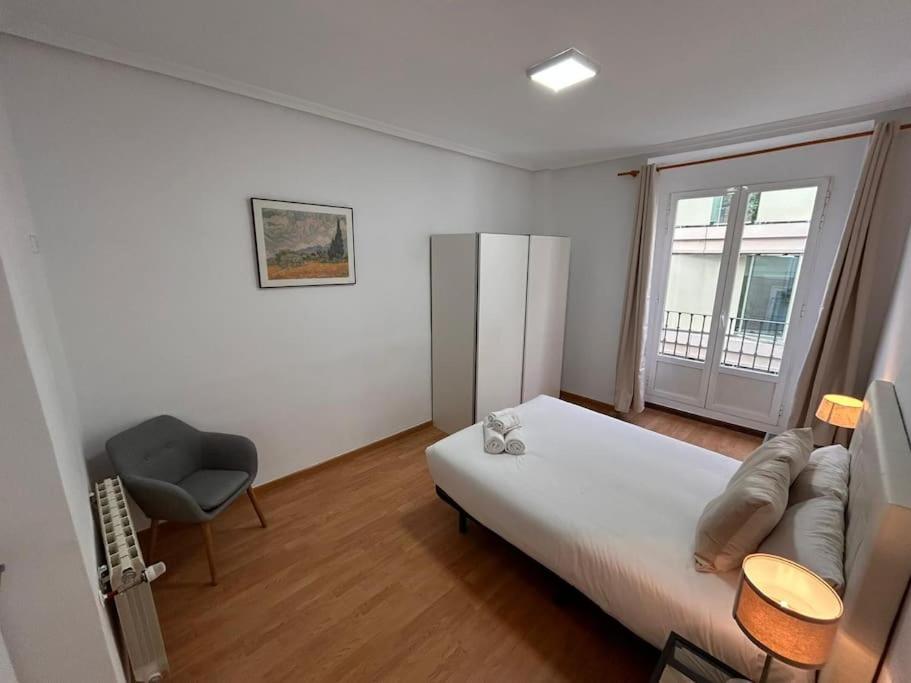 Stunning Apartment In Gran Via For 4 People. S3 Madrid Buitenkant foto